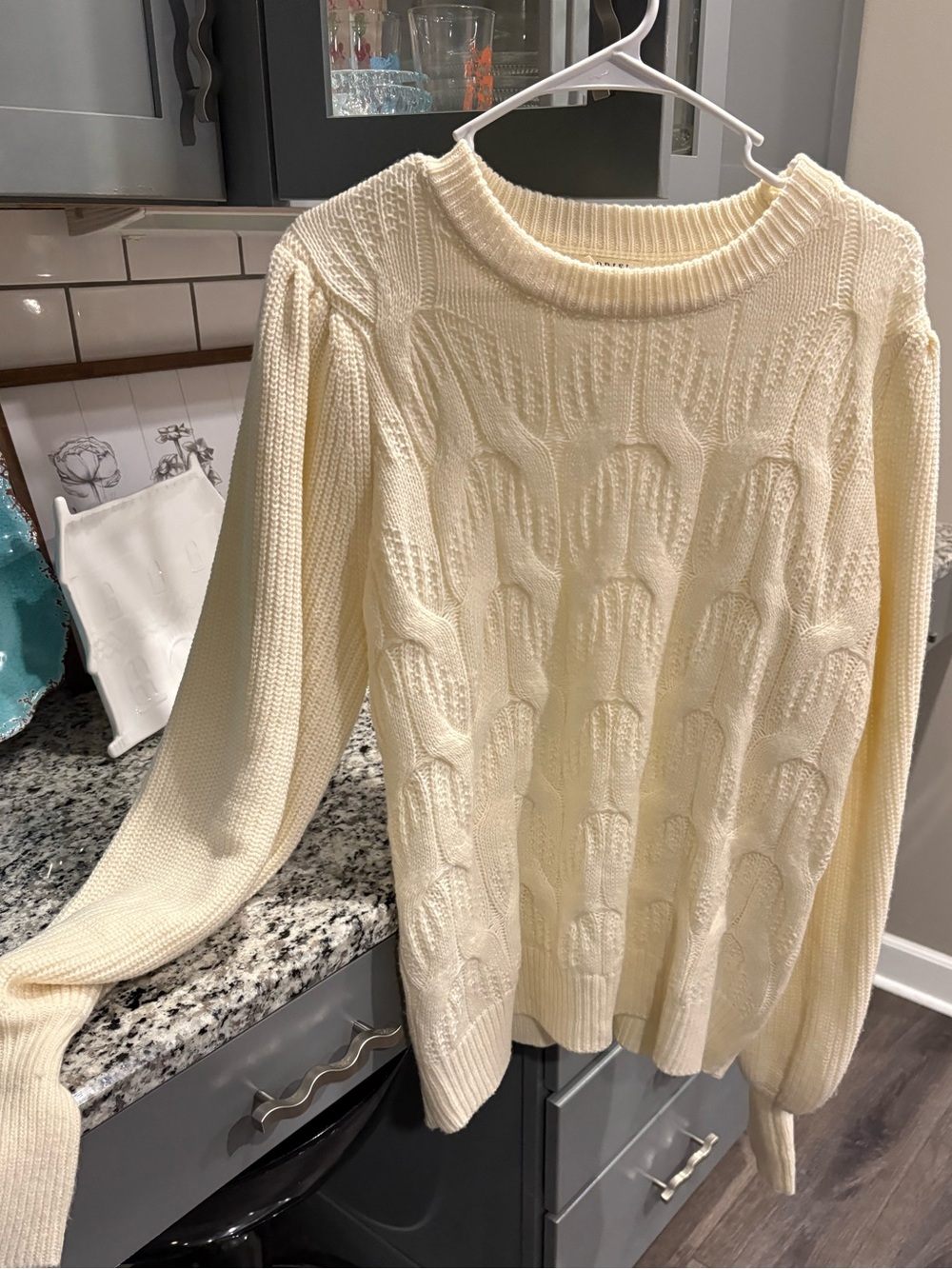 NWOT Cream Cable Knit Women's Sweater - Classic Pullover